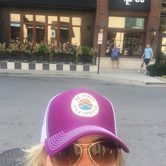 Meet your Posher, Toni - Picture 1 of 1